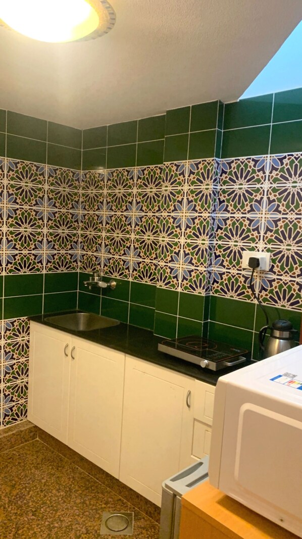 Standard Apartment, 2 Bedrooms | Laptop workspace, free WiFi, bed sheets