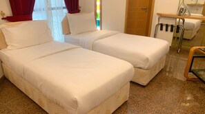 Deluxe Twin Room | Laptop workspace, free WiFi, bed sheets