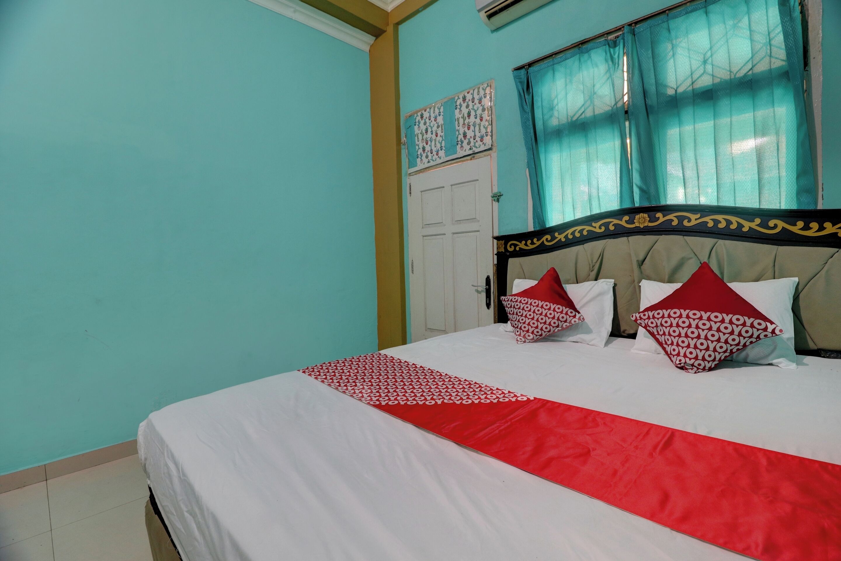 Kamar Double Standar | Ruang kerja ramah laptop, Wi-Fi gratis, dan seprai linen
