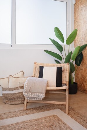 Room | Living area - Liiiving in Porto - Downtown Quiet House (Porto)