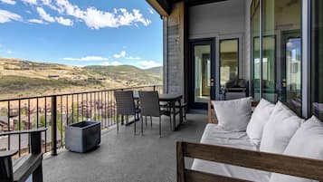 Casa, varias camas, hidromasaje, vista a la montaña | Vista desde la habitación