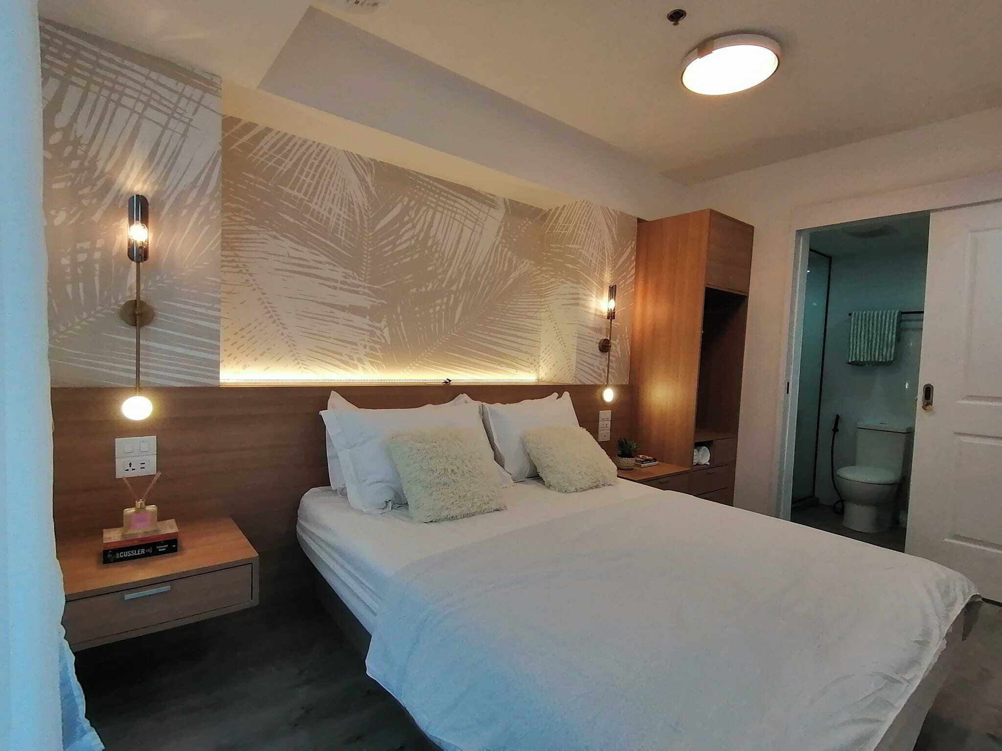 2 chambres, coffres-forts dans les chambres, bureau