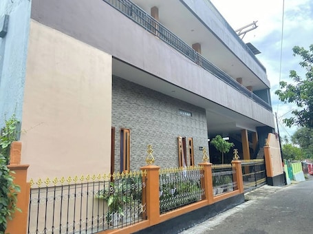 Front of property. Hotel O Wisma Nusantara Near SD GMIM Wiau Lapi