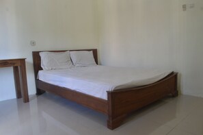 Standard Double Room | Desk, laptop workspace, soundproofing, free WiFi - Hotel O Wisma Nusantara Near SD GMIM Wiau Lapi (Sulta)