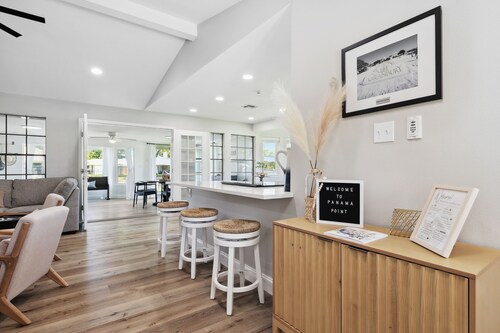 Lake Granbury Waterfront, Fishing,  Kayaks, Game Room, Sunroom.