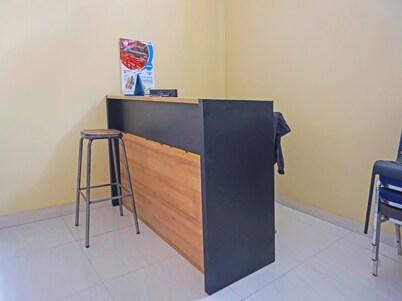 SPOT ON 92890 Losmen Bahalap Syariah MarabahanNearSiring Marabahan (Ulek Barito)