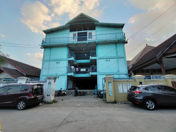 Mặt tiền nơi lưu trú