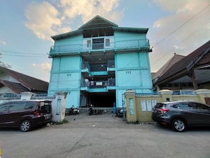 ด้านหน้าที่พัก