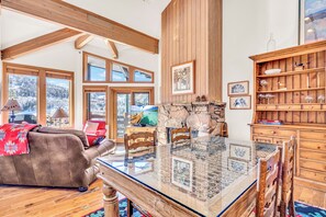 Interior - Easy Walk to the lifts frm this 3 bedroom condo! Stunning views, nicely updated! (Deer Valley)