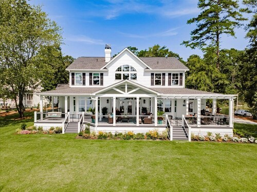 Family Ties Lakefront Estate