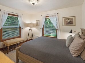 3 bedrooms, iron/ironing board, free WiFi - Newly renovated 1929 cottage near Roche Harbor with modern updates (PLC) (Friday Harbor)