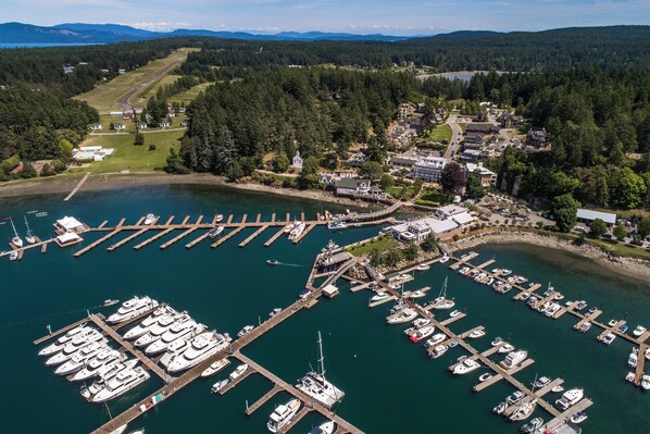 Marina - Newly renovated 1929 cottage near Roche Harbor with modern updates (PLC) (Friday Harbor)