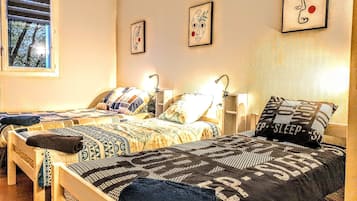 2 habitaciones, tabla de planchar con plancha, cuna de viaje y wifi