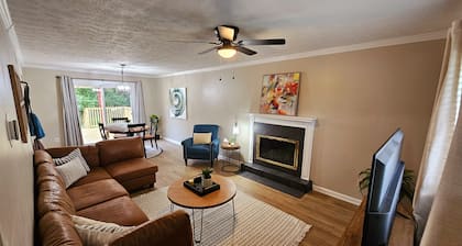 Miller Brite 3 bed/1.5 bath with all new deck!