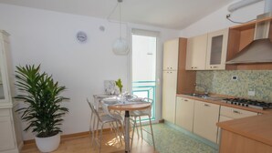 Leilighet – superior, terrasse, tårn | Eget kjøkken | Kjøleskap, mikrobølgeovn, ovn og kokeplater