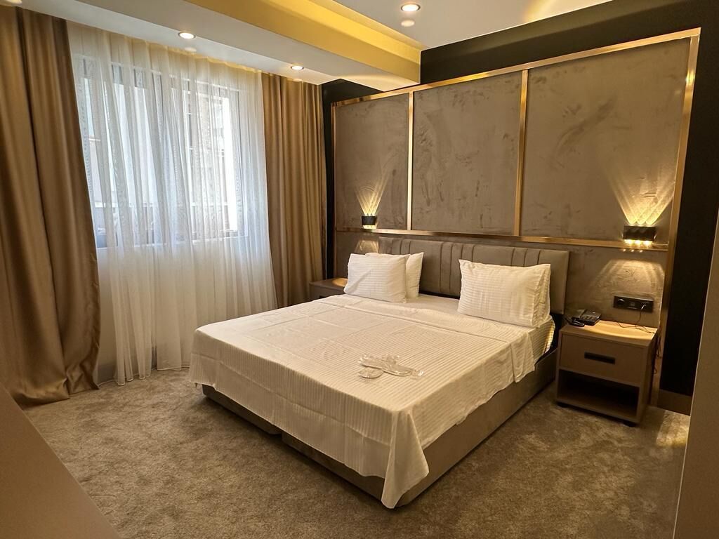 Standard Double Room, 1 Bedroom, City View | Free minibar items, individually decorated, individually furnished