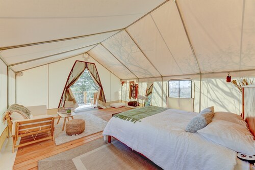 Hill Country Glamping with Unforgettable Skies