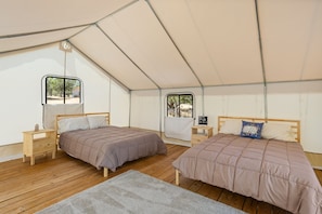 1 bedroom, iron/ironing board, travel cot, free WiFi