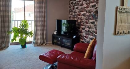 Red Door Malt - Huku Kwetu (Dunstable)