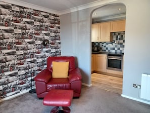 Business Apartment | Living area - Red Door Malt - Huku Kwetu (Dunstable) (Dunstable)