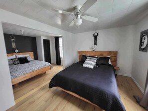 Classic Double Room - KWE Café & Auberge (Pohenegamook)