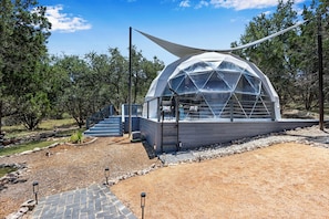 Exterior - Heated Cowboy Pool + Stargazing Dome & Yoga Studio Retreat (Spring Branch)