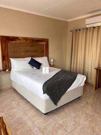 Double Room | Desk, laptop workspace, soundproofing, free WiFi