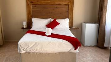 Double Room | Desk, laptop workspace, soundproofing, free WiFi