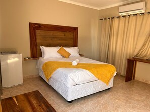 Double Room | Desk, laptop workspace, soundproofing, free WiFi