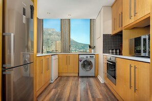 Appartement Majestueux | Cuisine privée | Grand réfrigérateur, micro-ondes, four, plaque de cuisson