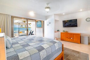 2 bedrooms, desk, iron/ironing board, WiFi - Beachfront Paradise 2 BR in Puerto Aventuras (Puerto Aventuras)