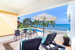 Property grounds - Beachfront Paradise 2 BR in Puerto Aventuras (Puerto Aventuras)