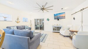 Televisión y chimenea 