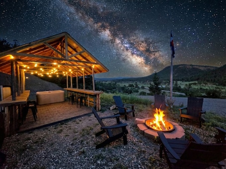 Property grounds. Log Cabin: National Forest Access, Hot Tub, Pets