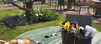 Luxe chalet op minicamping in Waarde met sauna