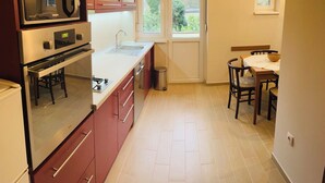 Elite Apartment | Private kitchen | Full-sized fridge, microwave, oven, stovetop - Royal Apartment Belgrade (Belgrade)