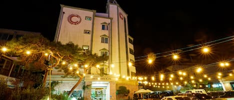 Front of property - evening/night
