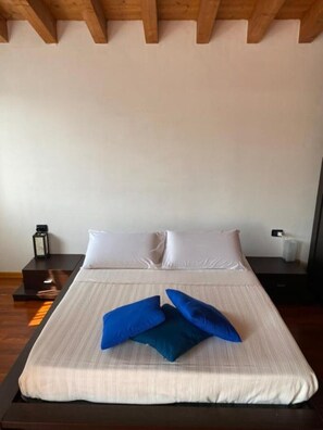 1 bedroom, iron/ironing board, WiFi, bed sheets - Villa Mattei, Apartments in the heart of Franciacorta (Villa Pedergnano)