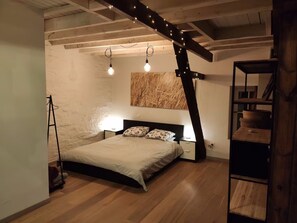1 habitación, escritorio, wifi gratis y ropa de cama 