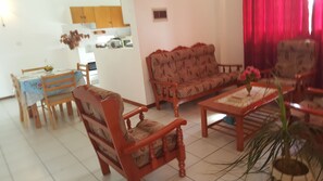 Departamento, 1 habitación, para fumadores, balcón | Comedor