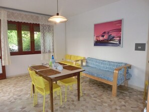 Dining - Adorable Villa for 8 People Close to the sea (San Michele al Tagliamento)