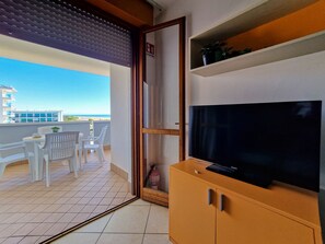 Apartment, 2 Schlafzimmer, Balkon, Meerblick | Zimmerausstattung