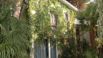 Villa, 3 Bedrooms, Patio, Garden View | Property entrance