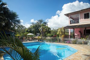 Outdoor pool - Pousada Casa Rosa (Alto Paraíso de Goiás)