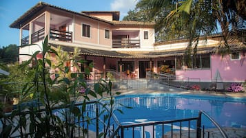 Mặt tiền nơi lưu trú