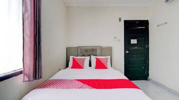 Standard Double Room | Laptop workspace, free WiFi, bed sheets