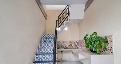 Hotel O Raya Guest House Syariah