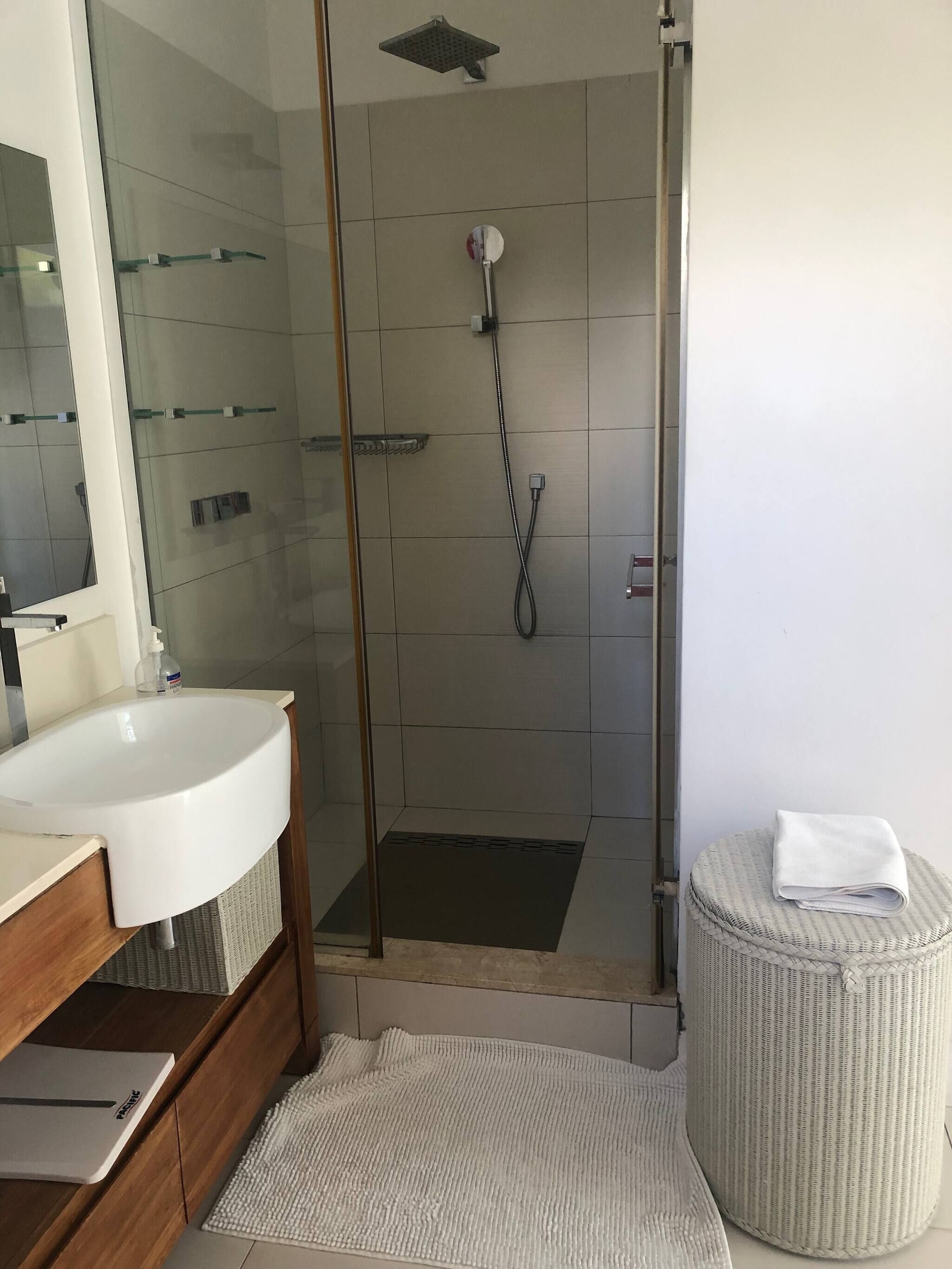 Apartment, 2 Bedrooms, Balcony, Mountain View | Bathroom