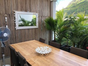 Căn hộ, 2 phòng ngủ, ban công, quang cảnh núi | Khu ẩm thực ngoài trời