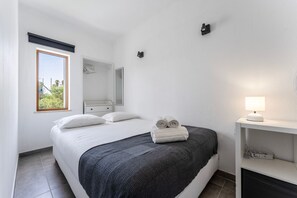2 bedrooms, iron/ironing board, free WiFi, bed sheets - Modern 2 BDR Flat W/Balcony and Pool by LovelyStay (Albufeira)